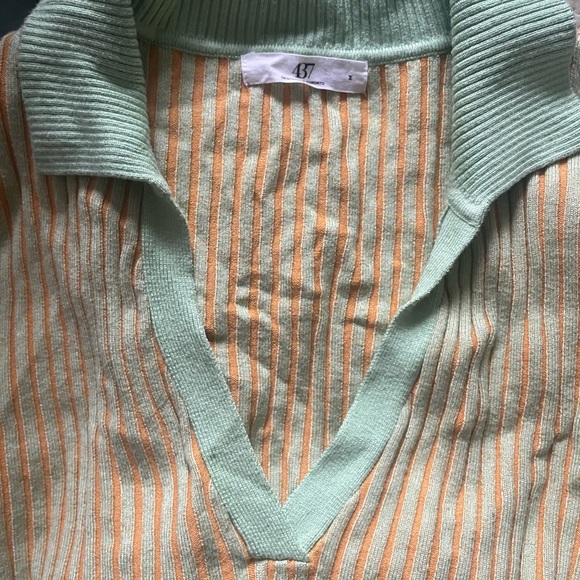 437 Ribbed Knit Cropped Top - Picture 2 of 2